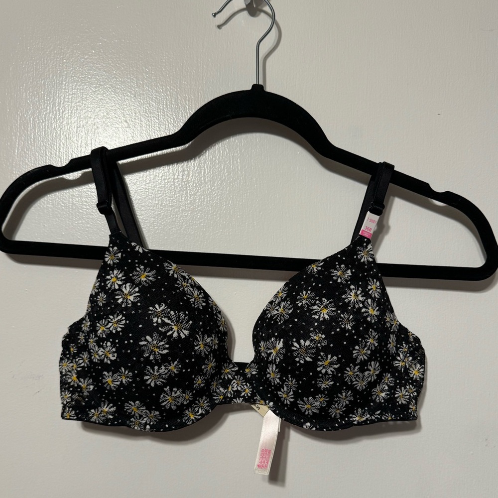 NWT Pink VS Daisy T-shirt Bra 36B